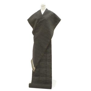 すごい値！ 紬 反物 着物 未使用 正絹 真綿紬 田村織物 利休茶 × 黒紺 縞 蚊絣 手織り カジュアル 未仕立て 新古品 みやがわ nem00110